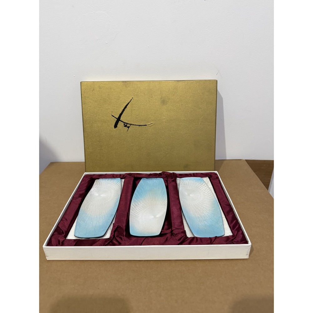 Japanese Handmade Enamel Oshibori‎ Towel Tray Set 3 Blue White Gradient 7in